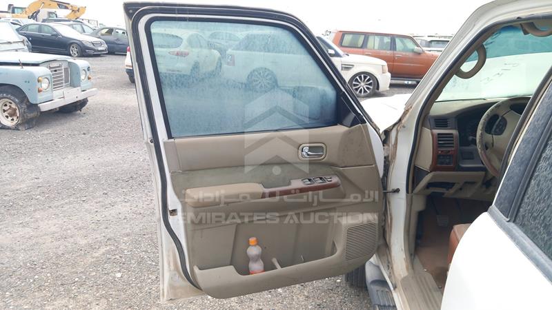 JN8FY15Y48X562059 Auction: EmiratesAuction Lot: 414843 JN8FY15Y48X562059 Nissan Patrol 2008 WHITE Photo 11