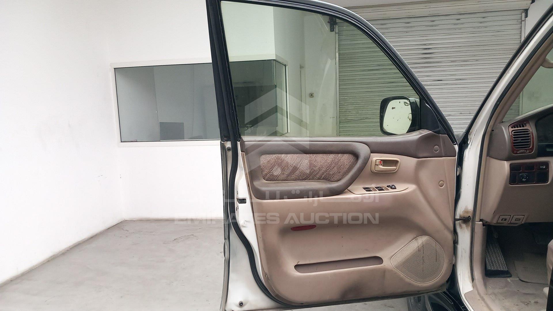2002 TOYOTA LAND CRUISER VIN: JTEHJ09J725031906