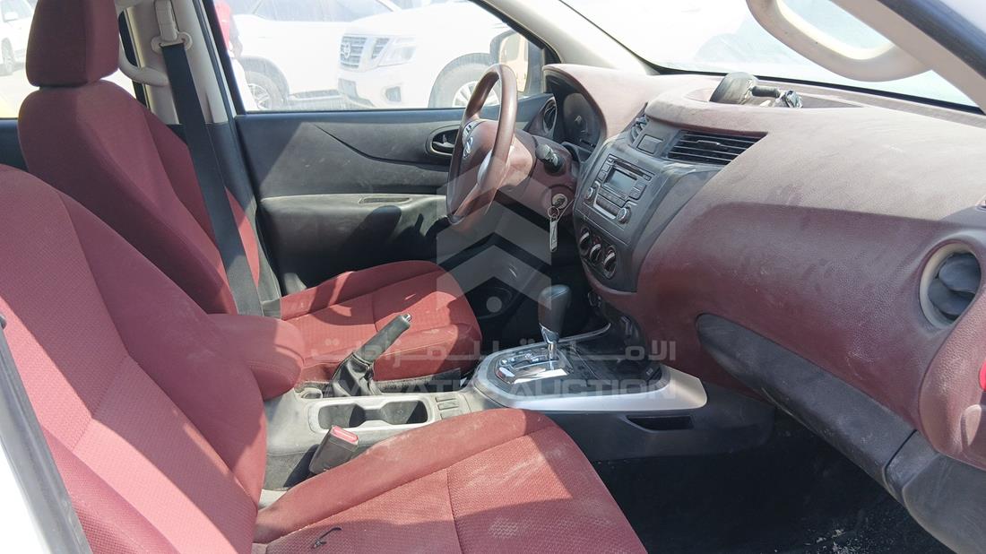 2022 Nissan Navara — Front Right Passenger Seat View — Photo 25