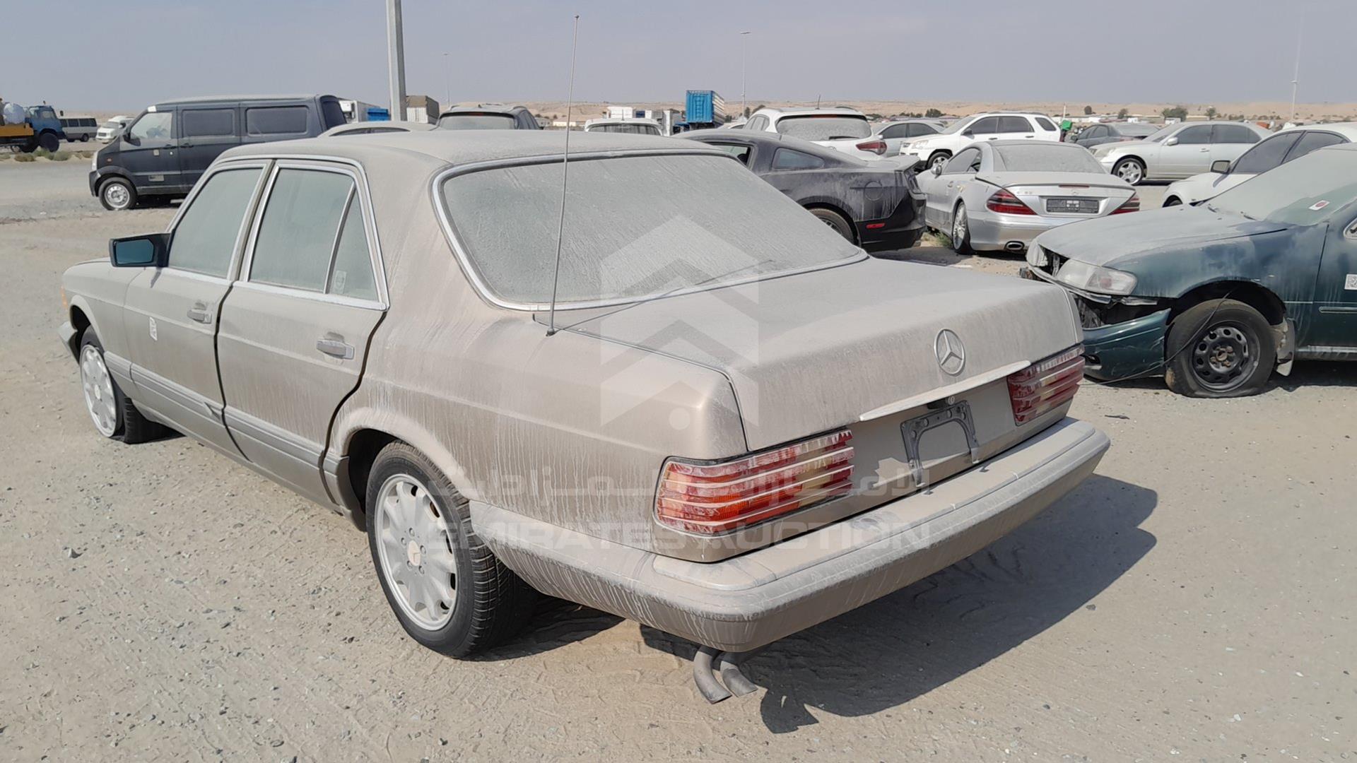 1989 MERCEDES SE 300 VIN: WDBCA24D2KA489158