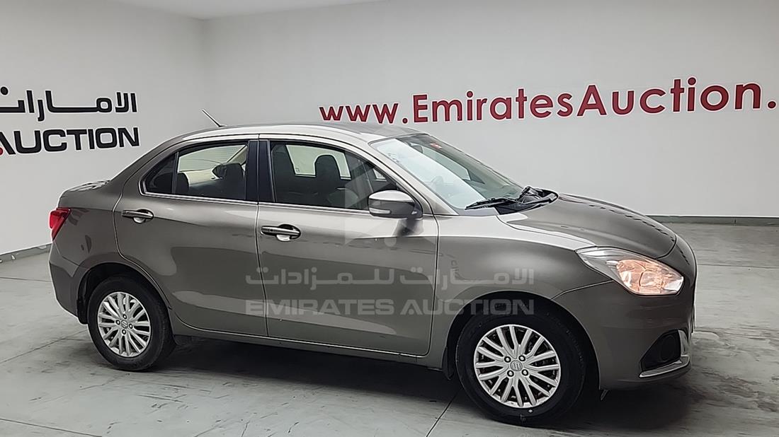 سوزوكي Dzire 2022 — الزاوية الأمامية اليمنى — صورة 9