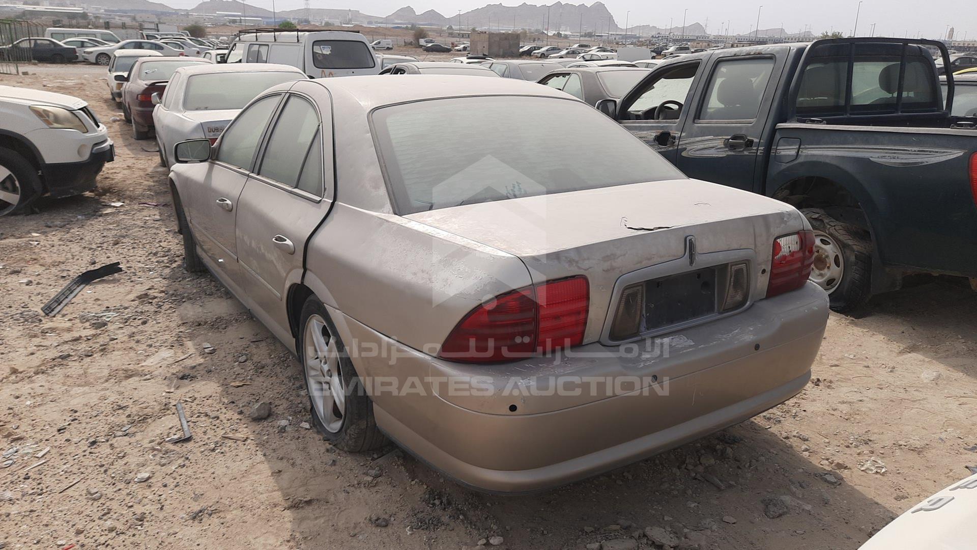 2002 LINCOLN --- VIN: 1LNHM87AX2Y678808