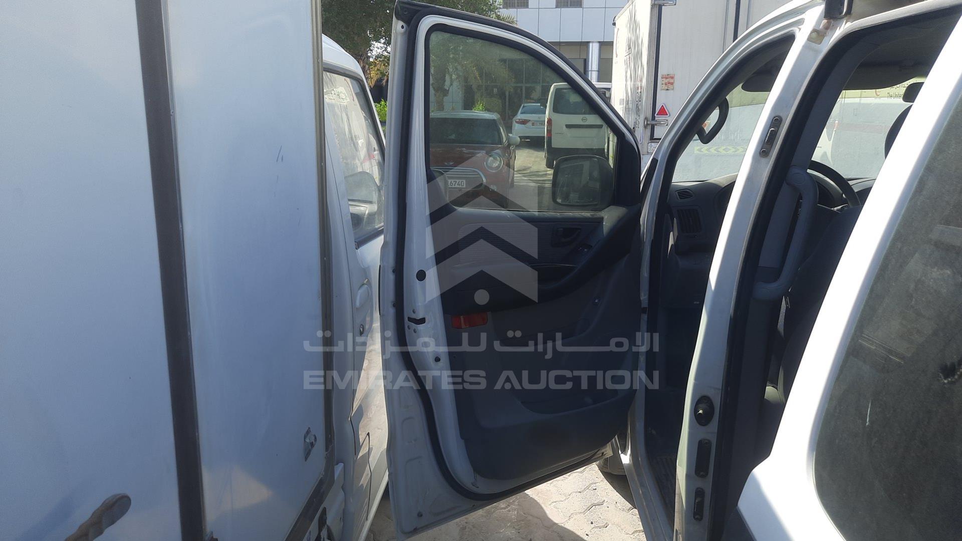 2016 HYUNDAI H1 VIN: KMJWA37R1GU734186