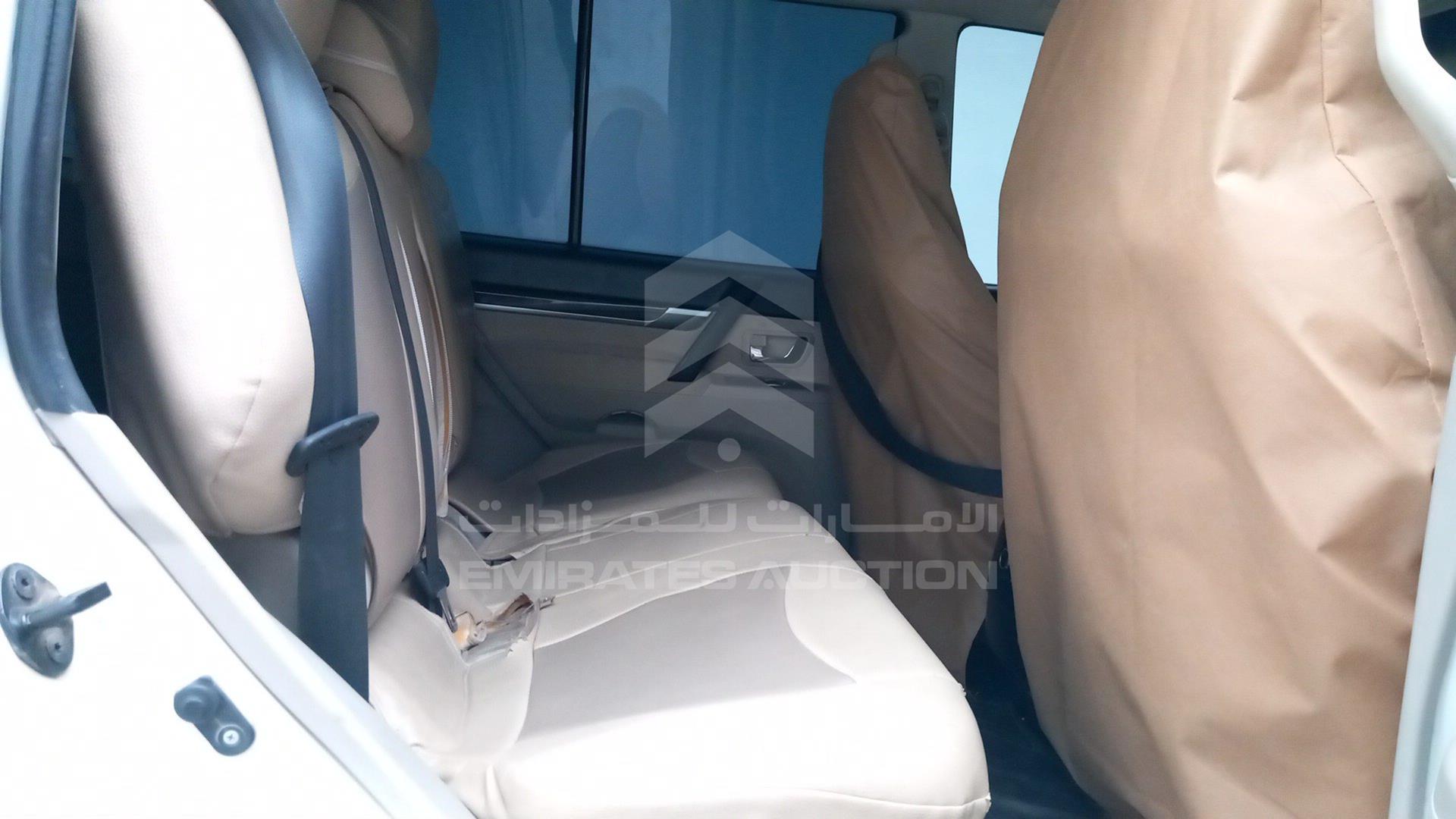 2011 MITSUBISHI PAJERO VIN: JMYLV97WB706495