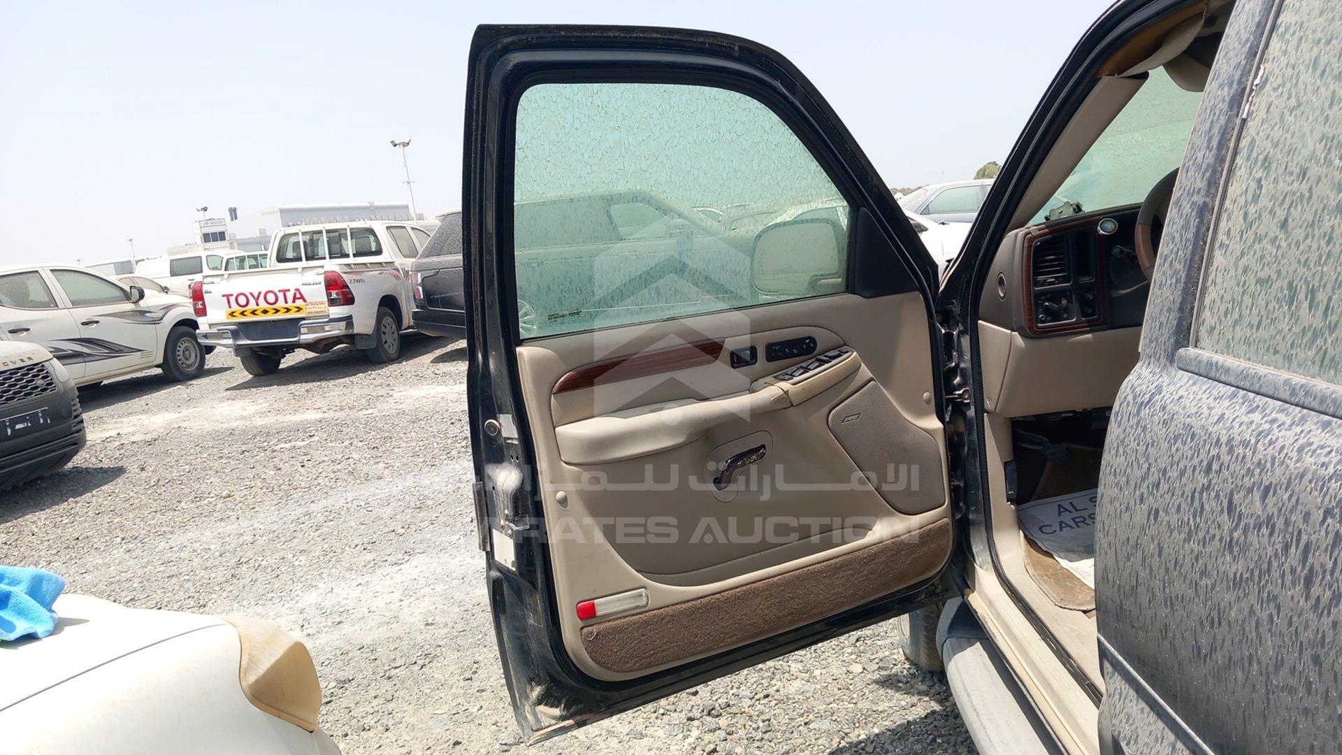 2004 CADILLAC ESCALADE VIN: 1GYEK63N84R291868