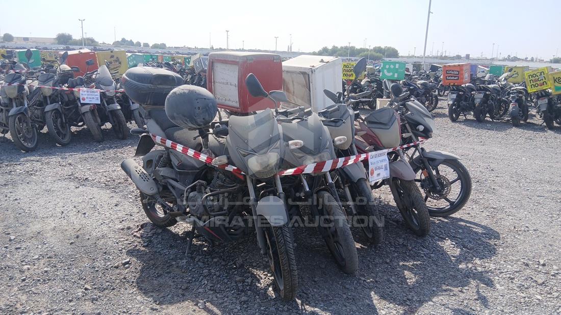 5 Motorbikes — Front Right Angle — Photo 8