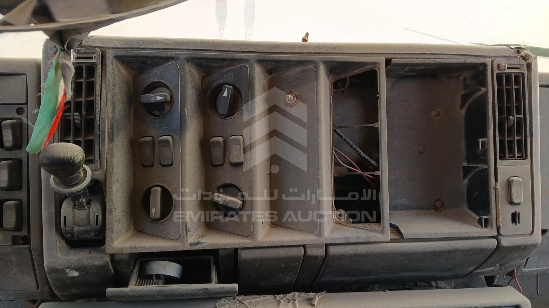 0 MERCEDES TANKER VIN: WDB6584701K221902