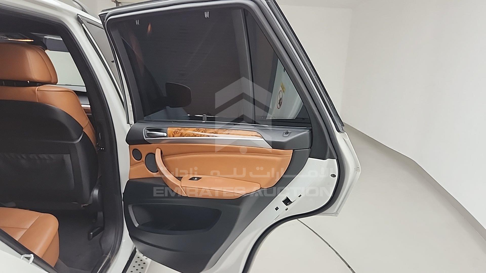 2008 BMW X5 VIN: WBAFE81028L092731