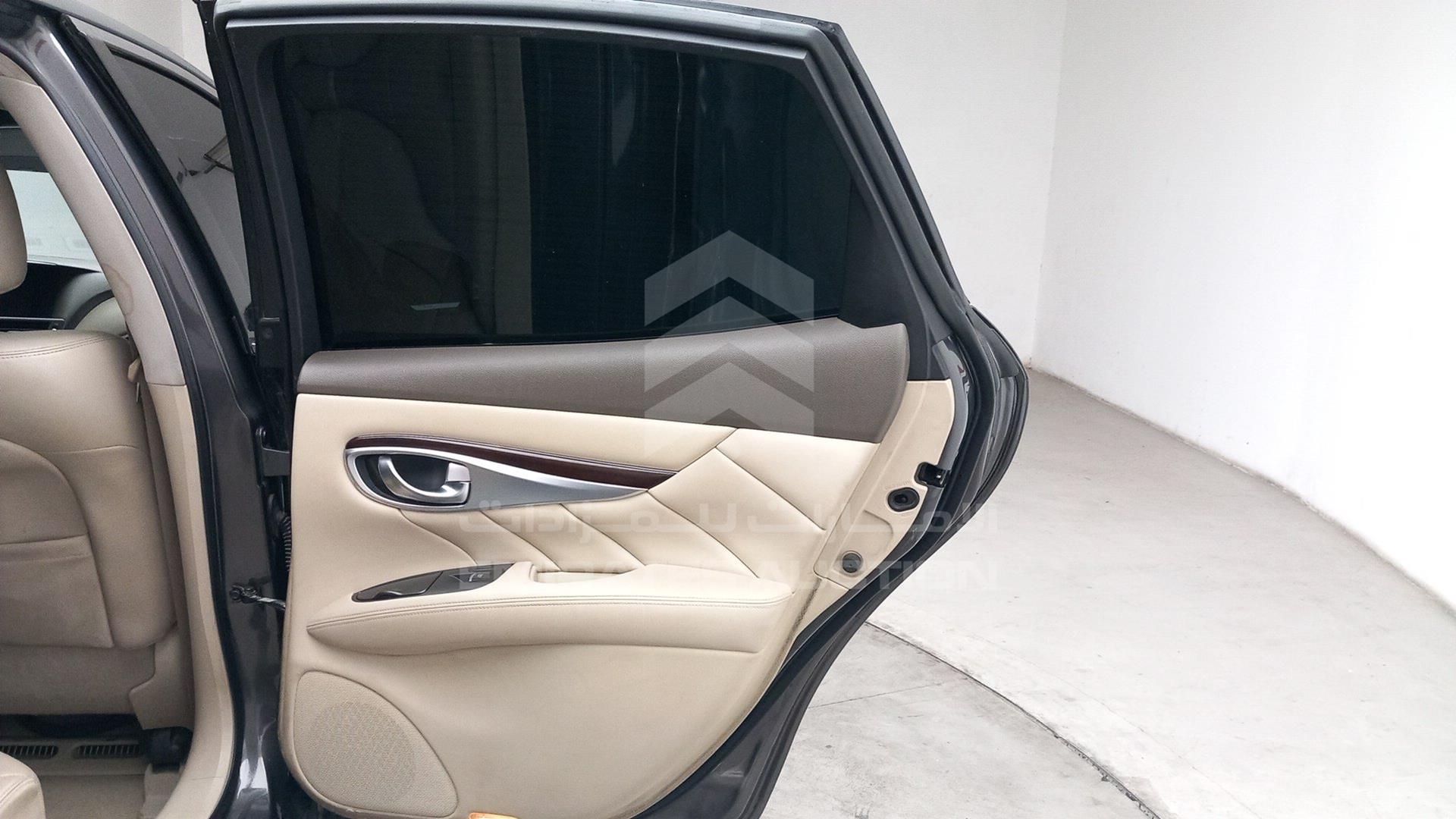 2016 INFINITI Q70 VIN: JNKBY1AP0GM320438
