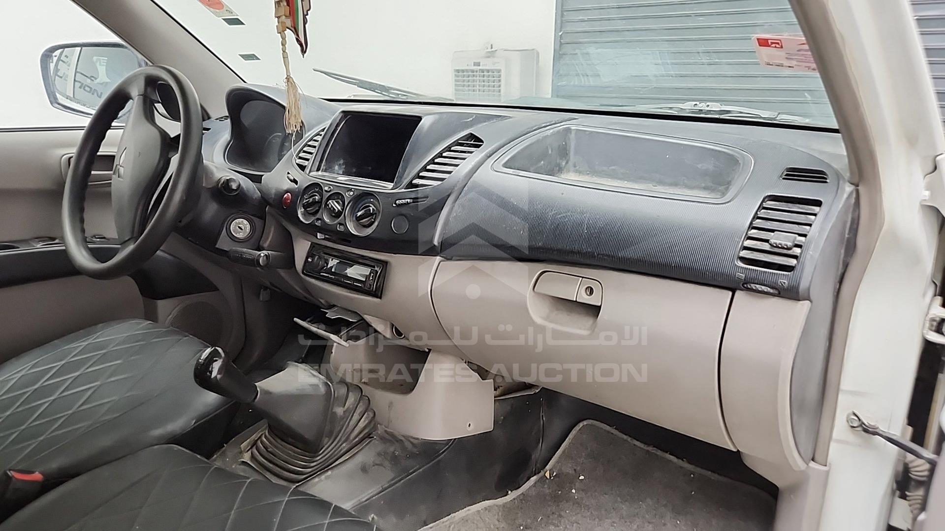 2013 MITSUBISHI L 200 VIN: MMBJNKA50DD007070