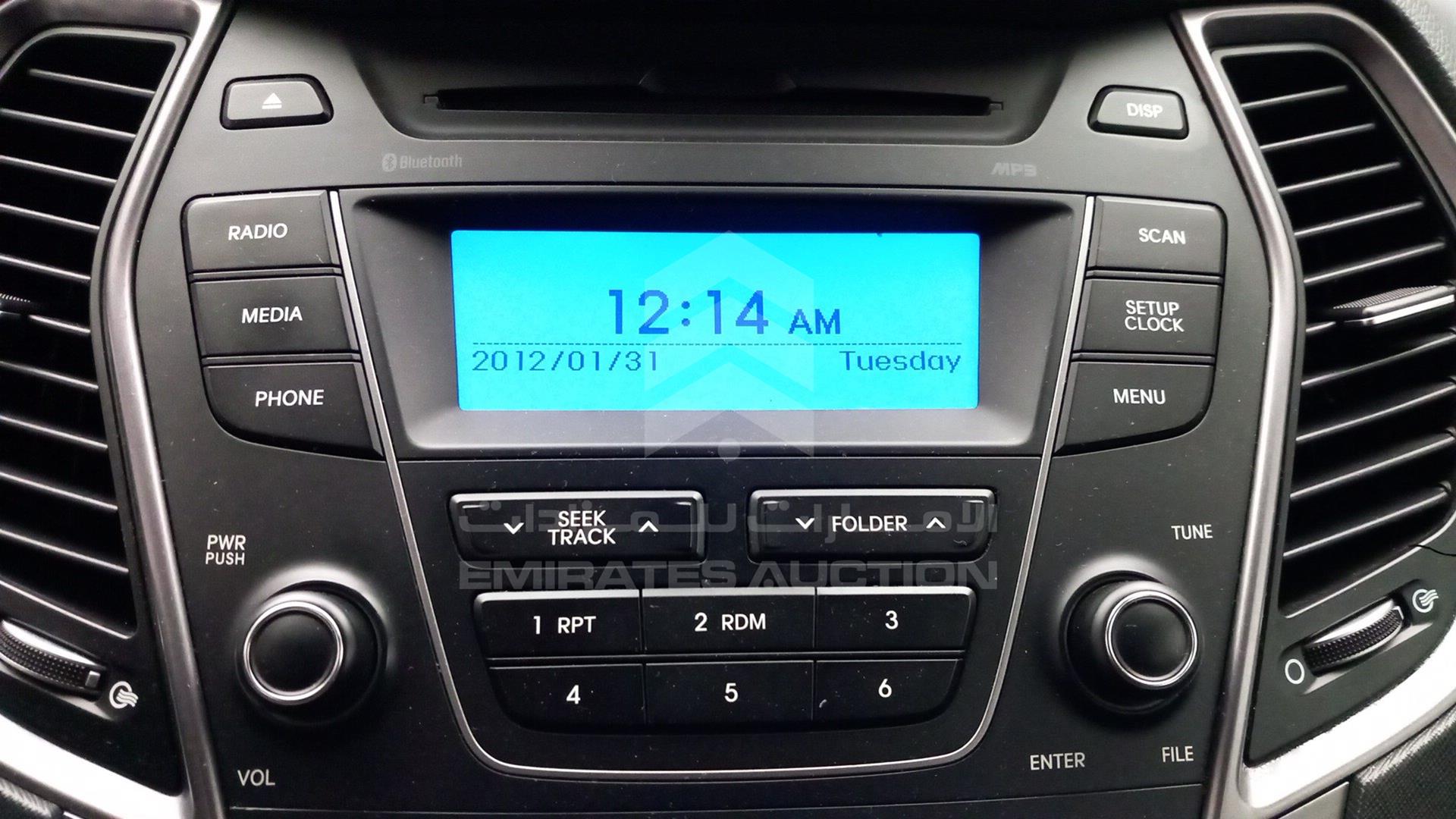 2015 HYUNDAI SANTA FE VIN: KMHSU81E8FU368459