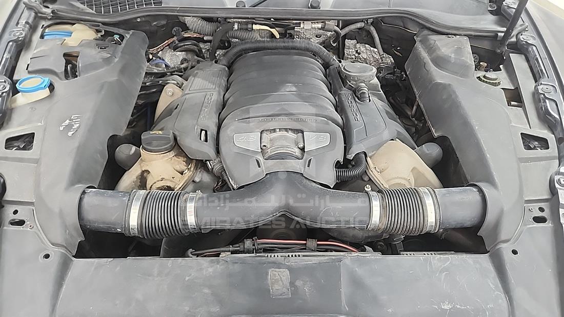 2013 Porsche Cayenne — Engine Bay — Photo 32