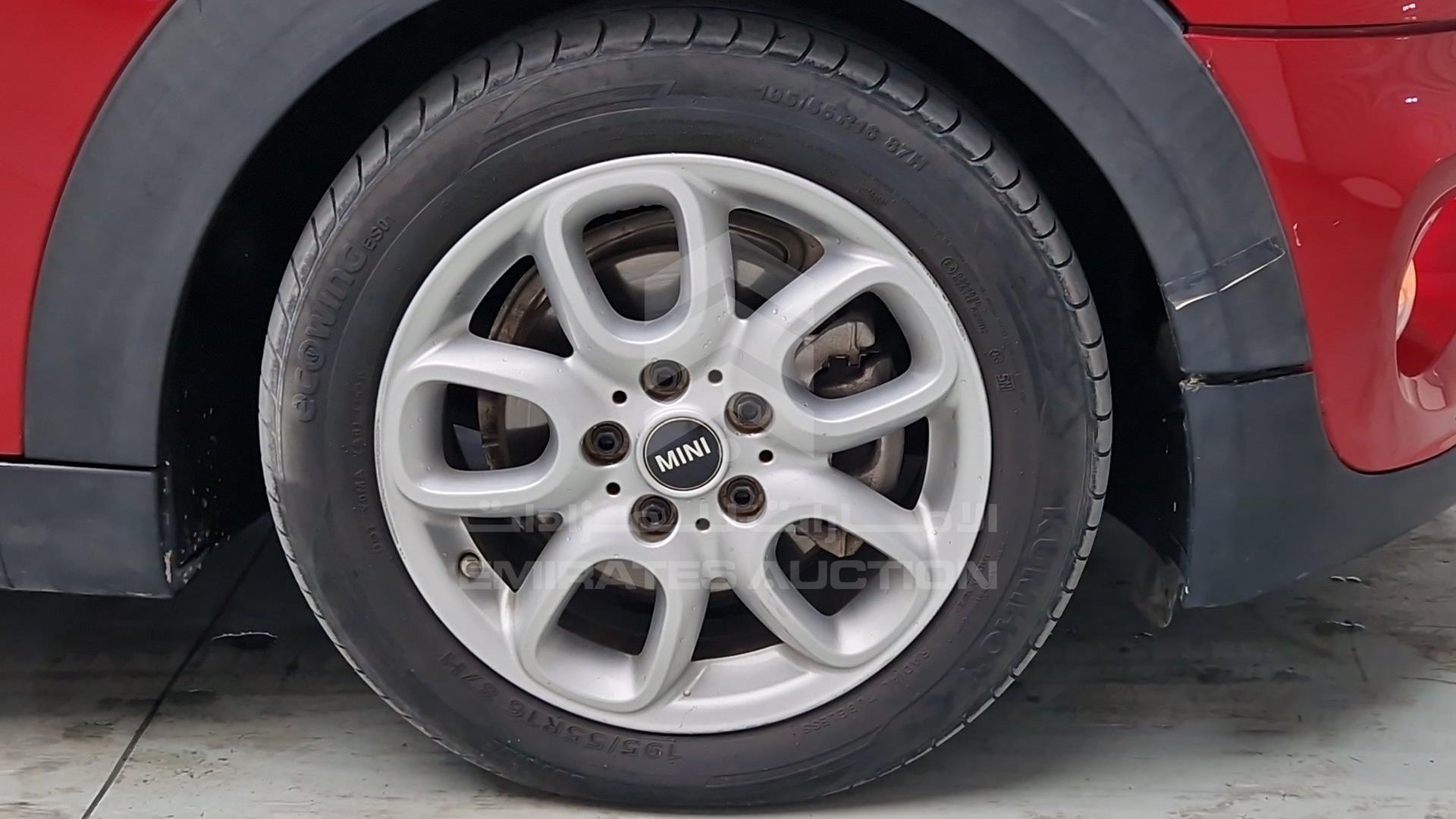 2019 MINI COOPER VIN: WMWXU7A09KTM90284