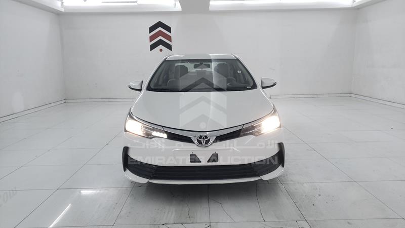 RKLBB9HE3J5206184 Auction: EmiratesAuction Lot: 435375 RKLBB9HE3J5206184 Toyota Corolla 2018 WHITE Photo 1