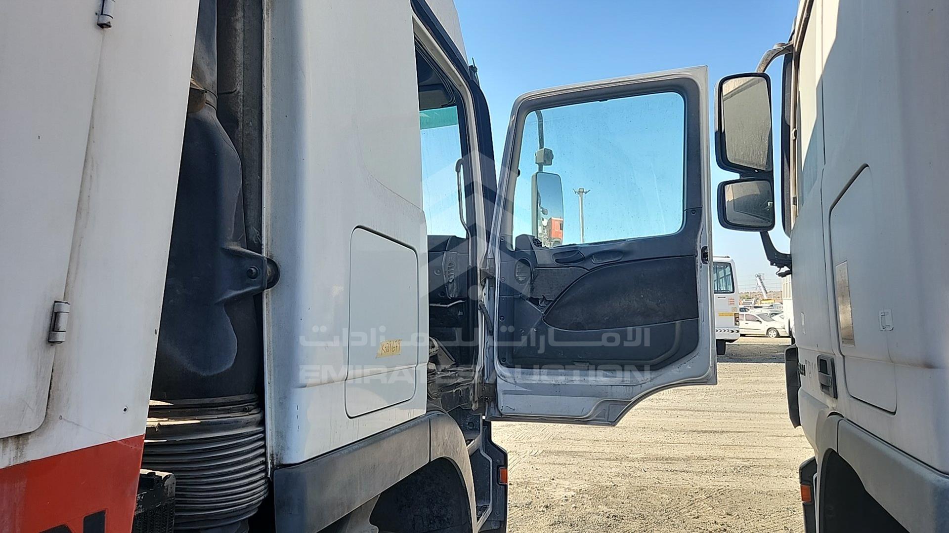 2008 MERCEDES ACTROS VIN: WDAKHCAA58L308529