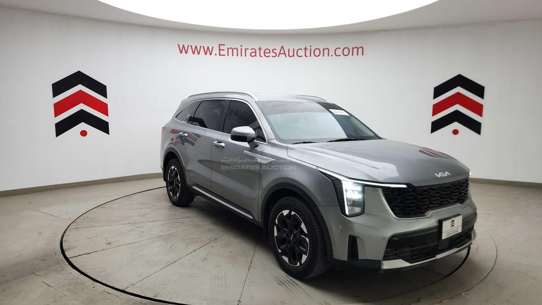 2024 Kia Sorento — Front Right Angle — Photo 11