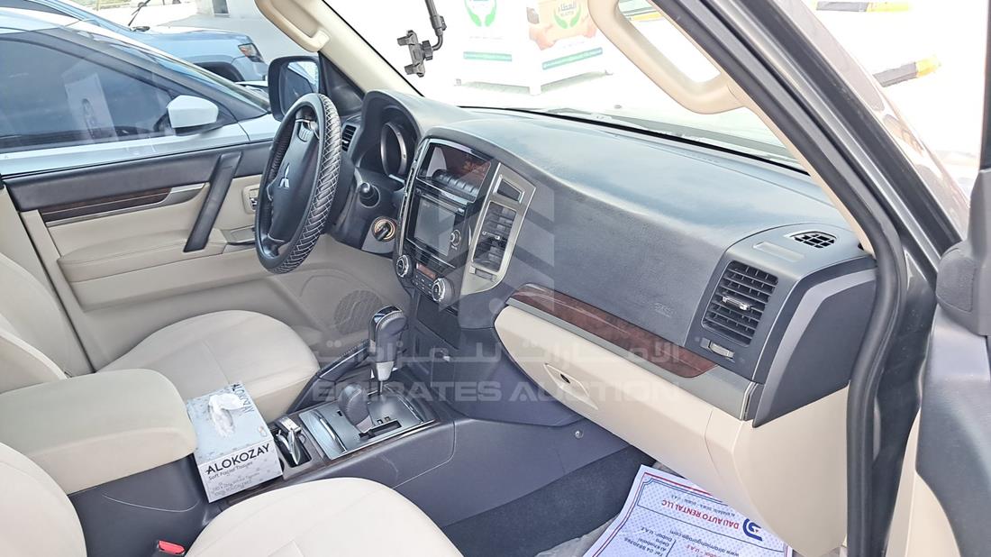 2017 Mitsubishi Pajero — Front Right Passenger Dashboard View — Photo 27