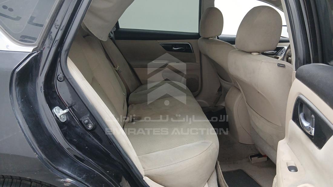 نيسان التيما 2014 — زاوية الراكب الخلفي اليمنى — صورة 20