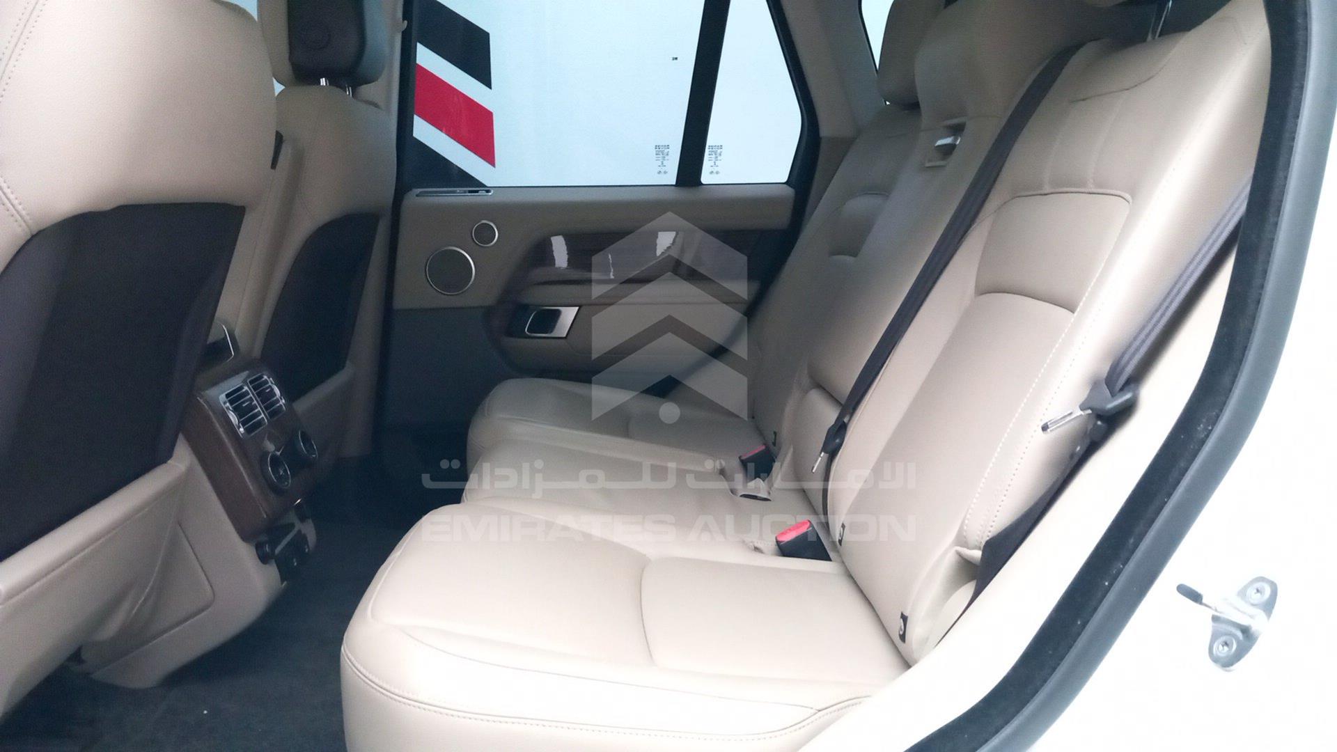 2018 RANGE ROVER HSE VIN: SALGA2BVXJA395227