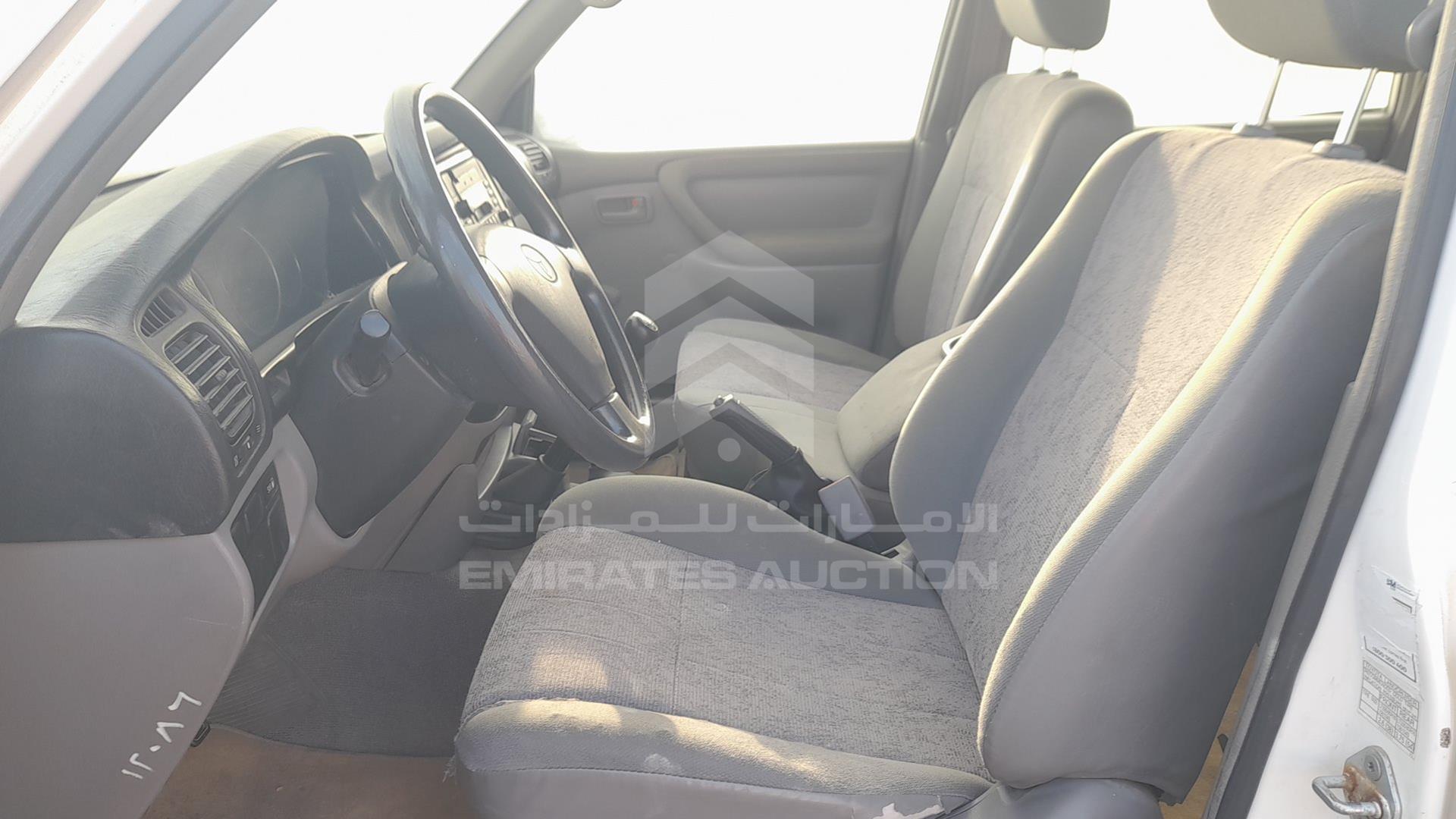 2007 TOYOTA LAND CRUISER VIN: JTGHJ01J273011004