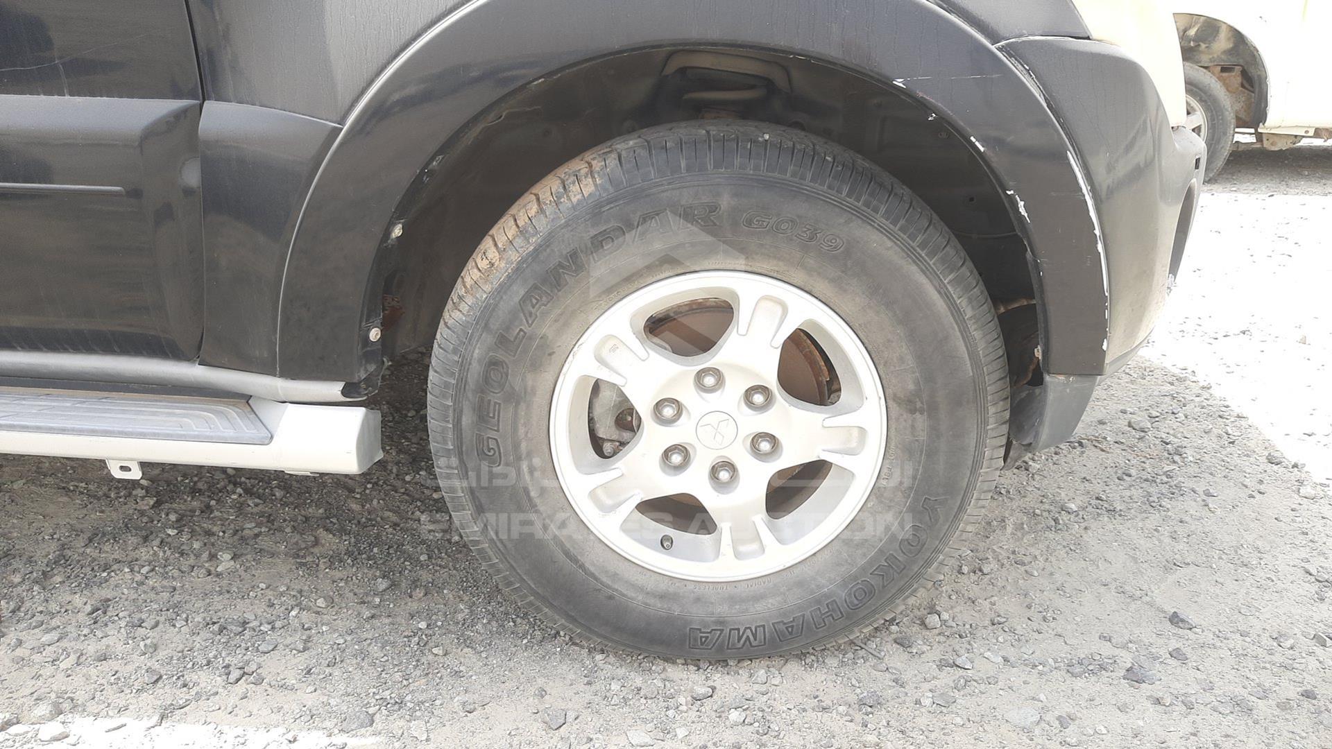 2008 MITSUBISHI PAJERO VIN: JMYLRV93W8J730399