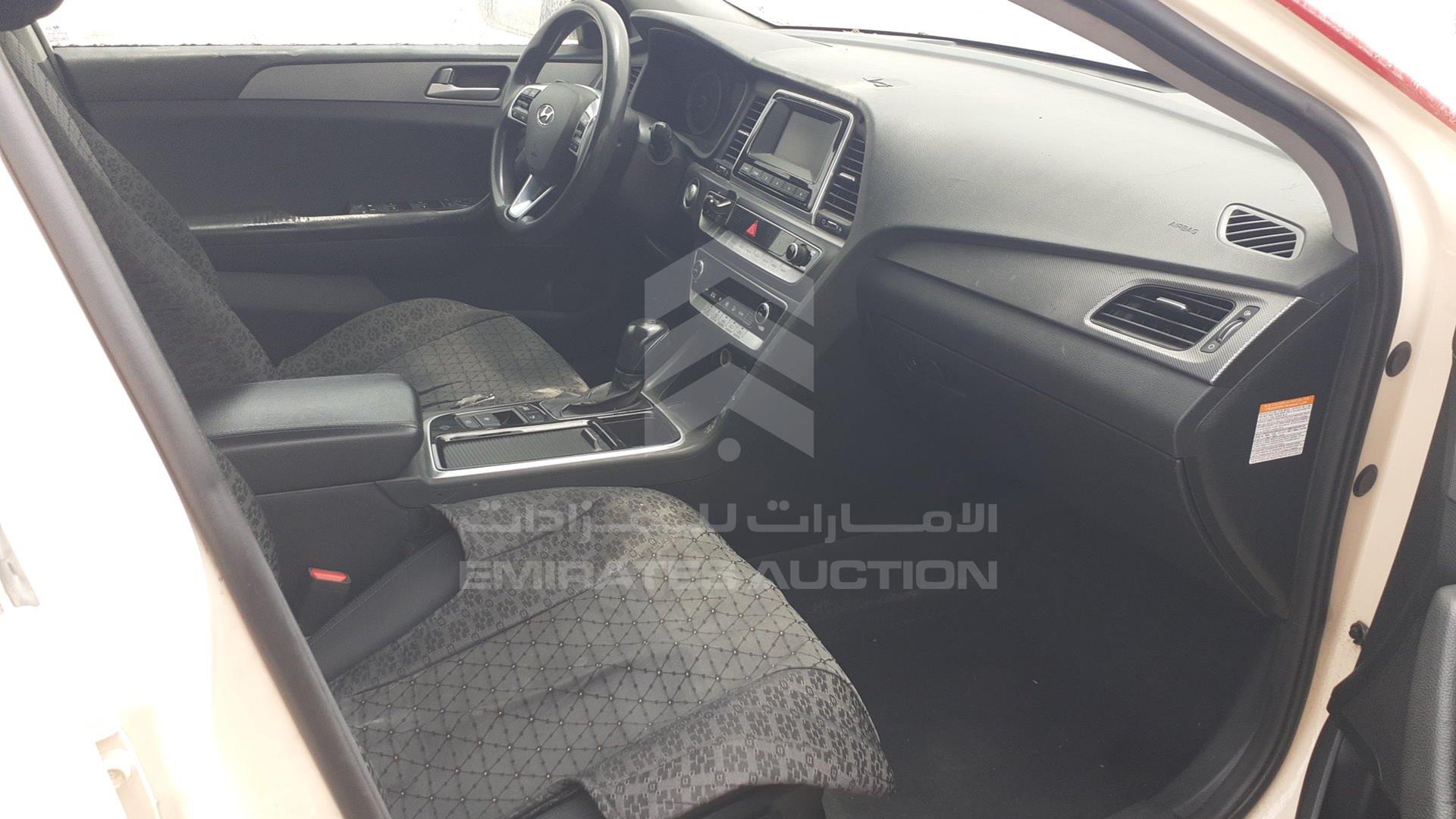 2019 HYUNDAI SONATA VIN: KMHE24130KA092672