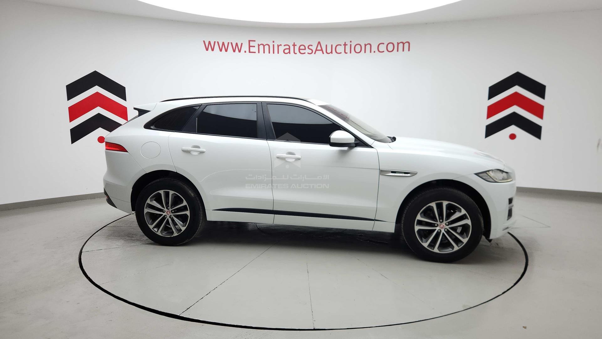 2018 JAGUAR F-PACE VIN: SADCA2BX3JA320008