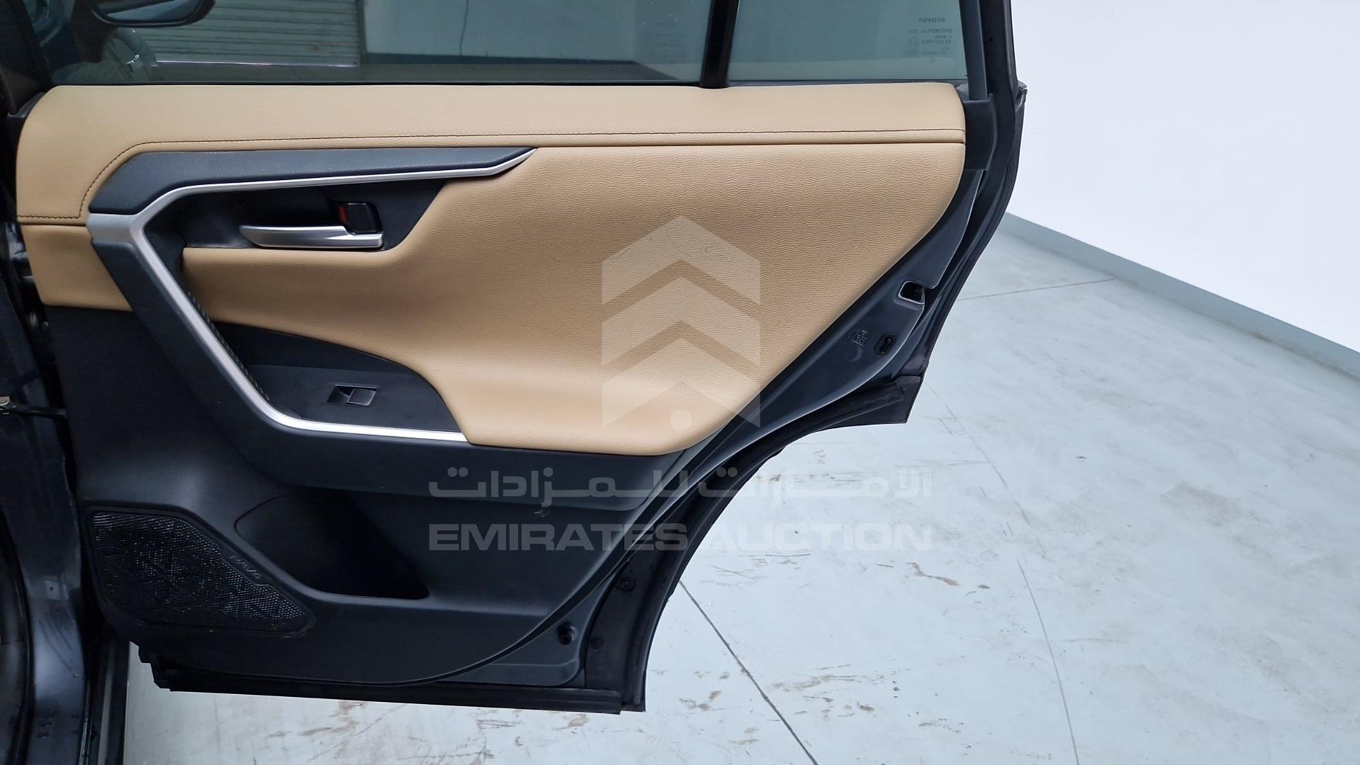 2021 TOYOTA RAV-4 VIN: JTMDW3FV5MD102476