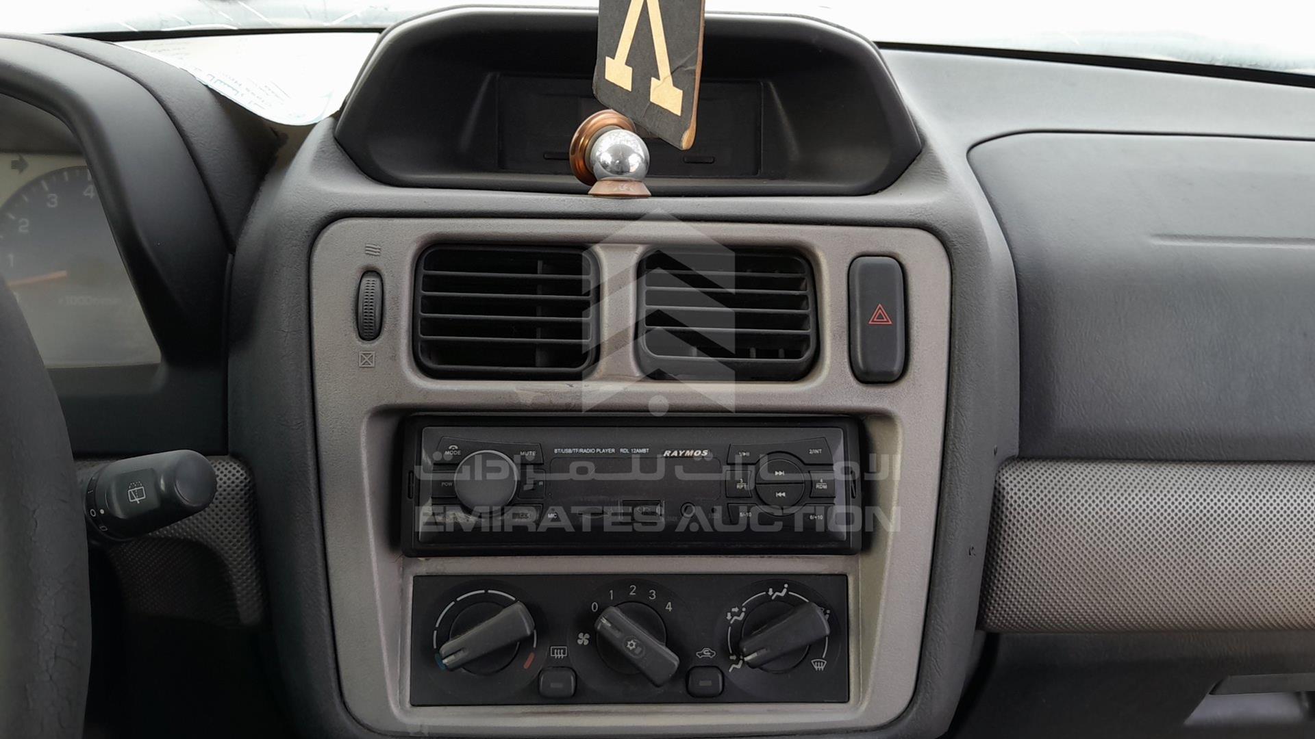 2000 MITSUBISHI PAJERO VIN: JMYMRH65WYY701230