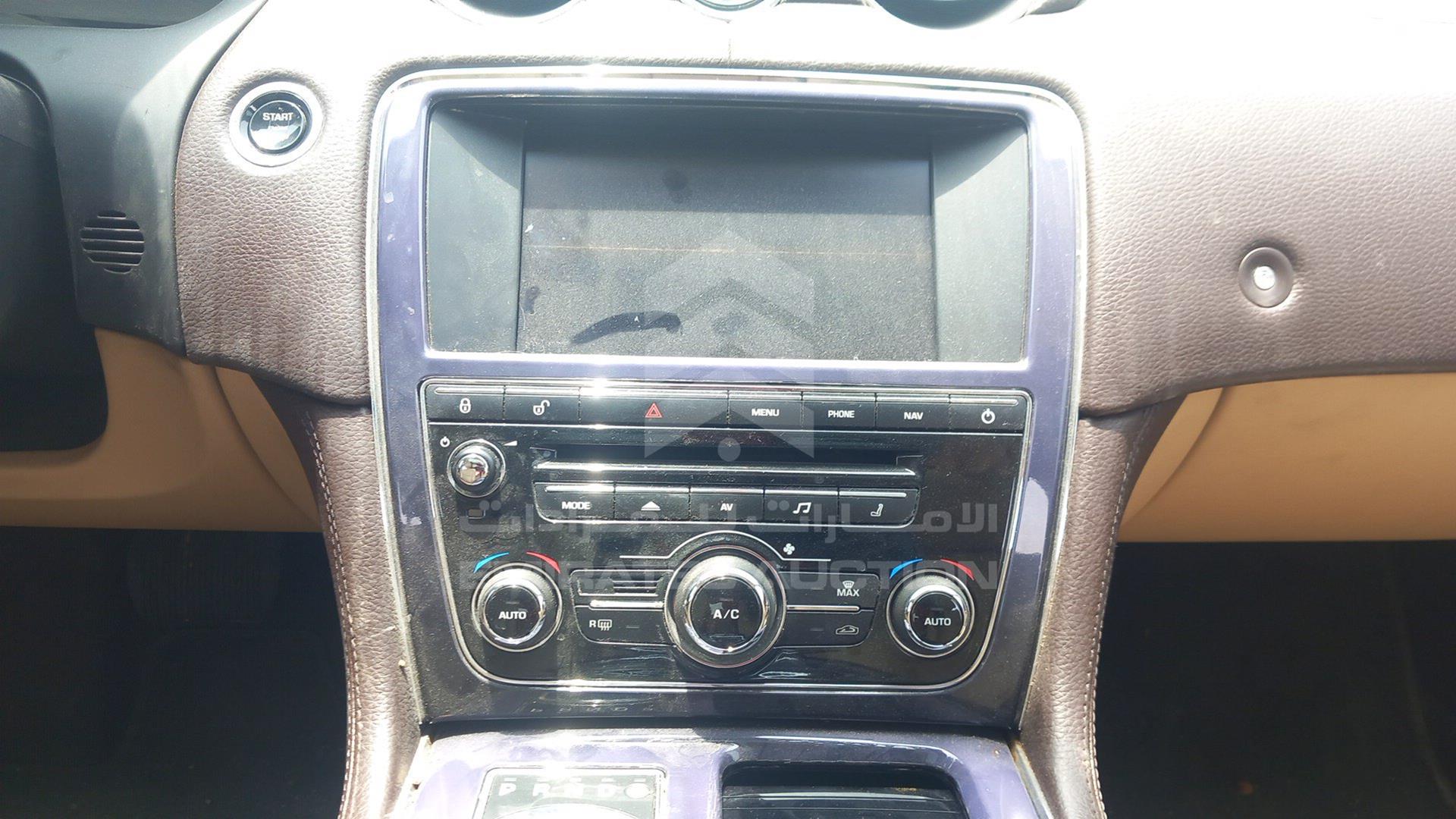 2013 JAGUAR X J VIN: SAJAA20A6D8V50981