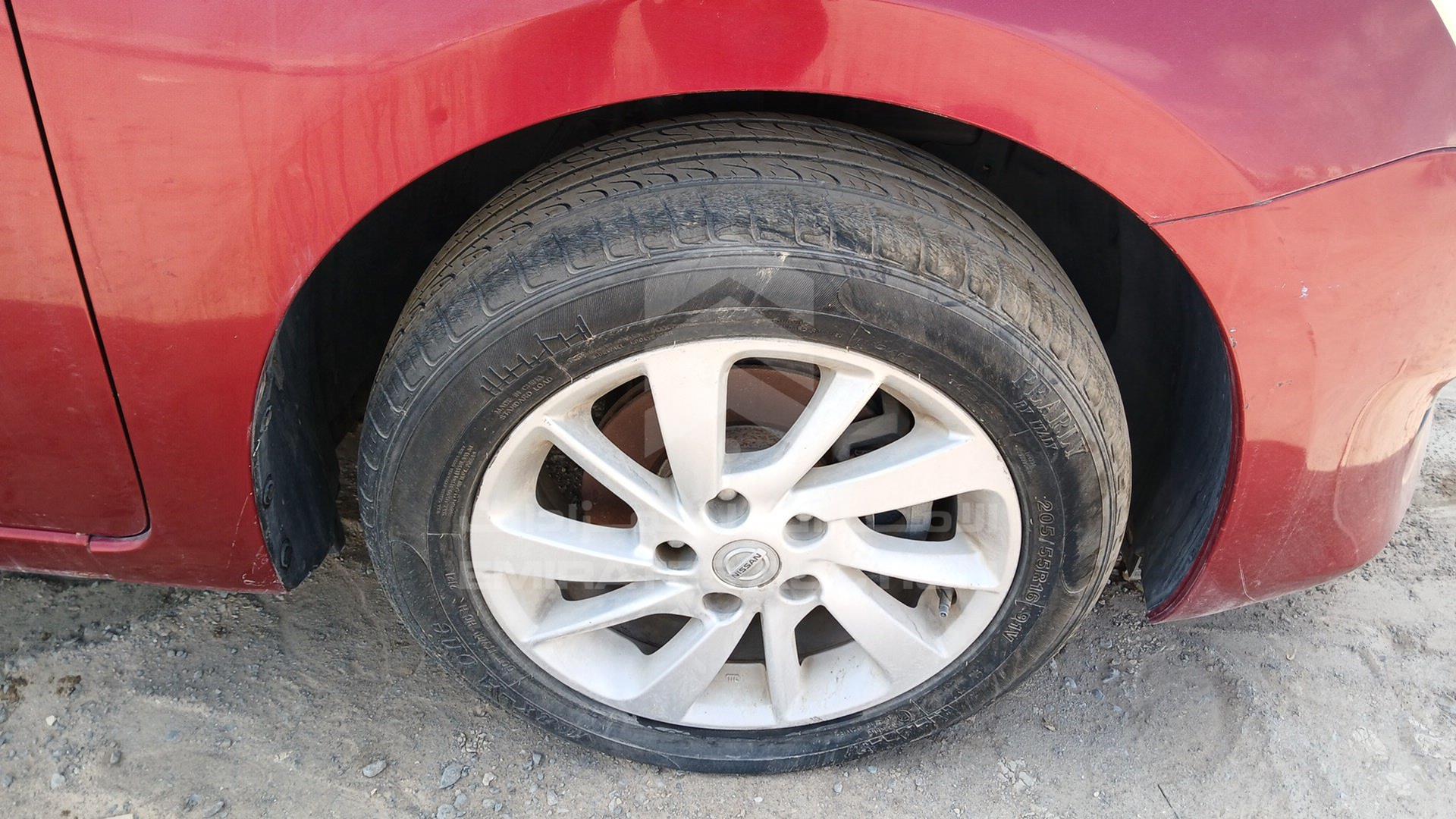 2015 NISSAN TIIDA VIN: MNTBC2C92F6007343