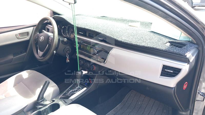 RKLBL9HE7F5236244 Auction: EmiratesAuction Lot: 408508 RKLBL9HE7F5236244 Toyota Corolla 2015 GREY Photo 25