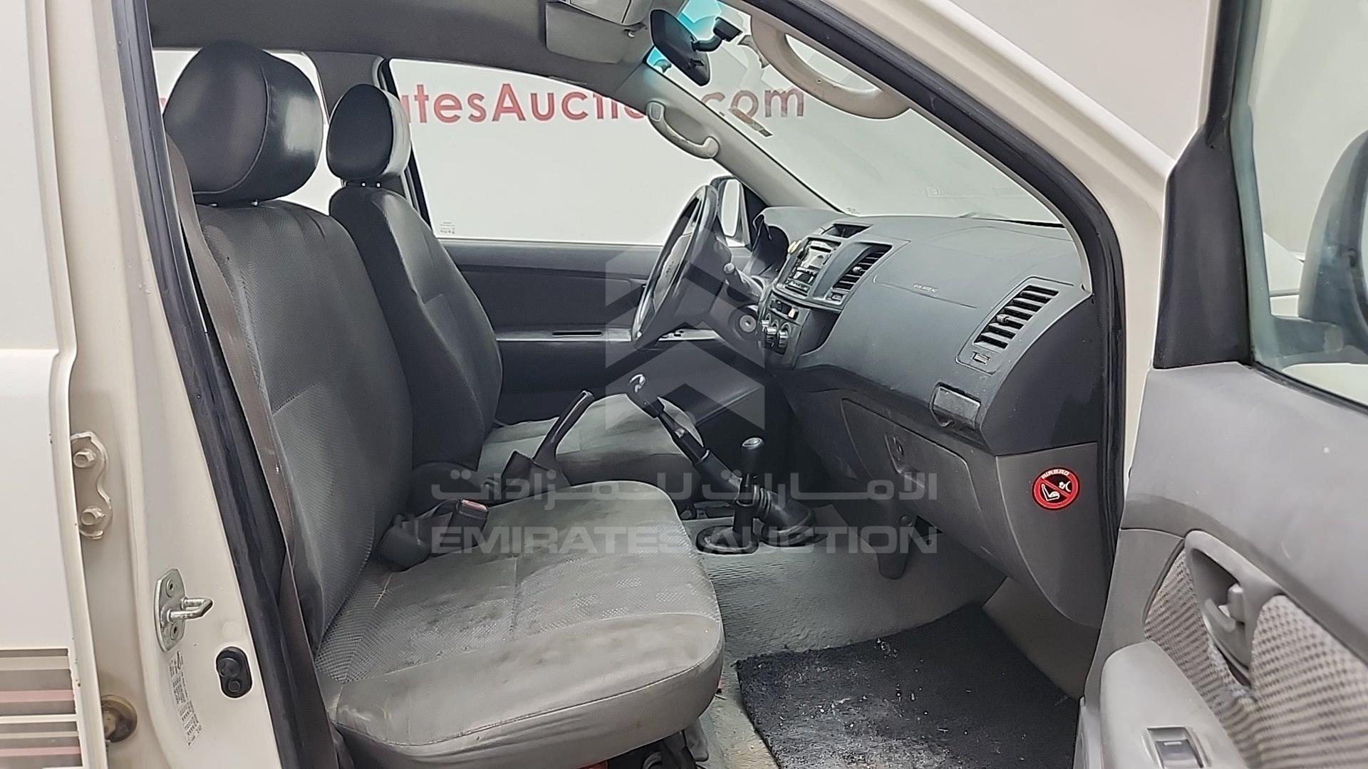 2013 TOYOTA HILUX VIN: MR0FX22GXD1386150