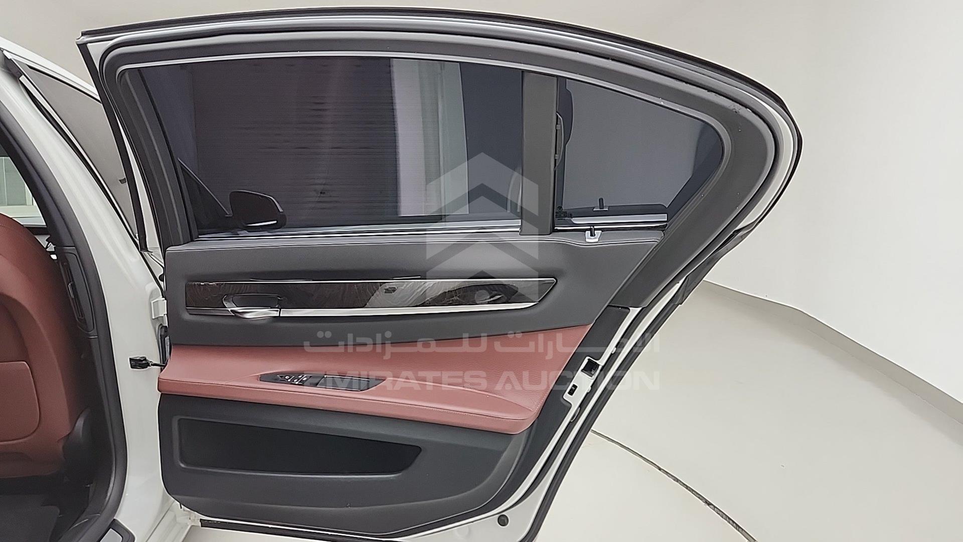2015 BMW 730 VIN: WBAYE2105FD837047