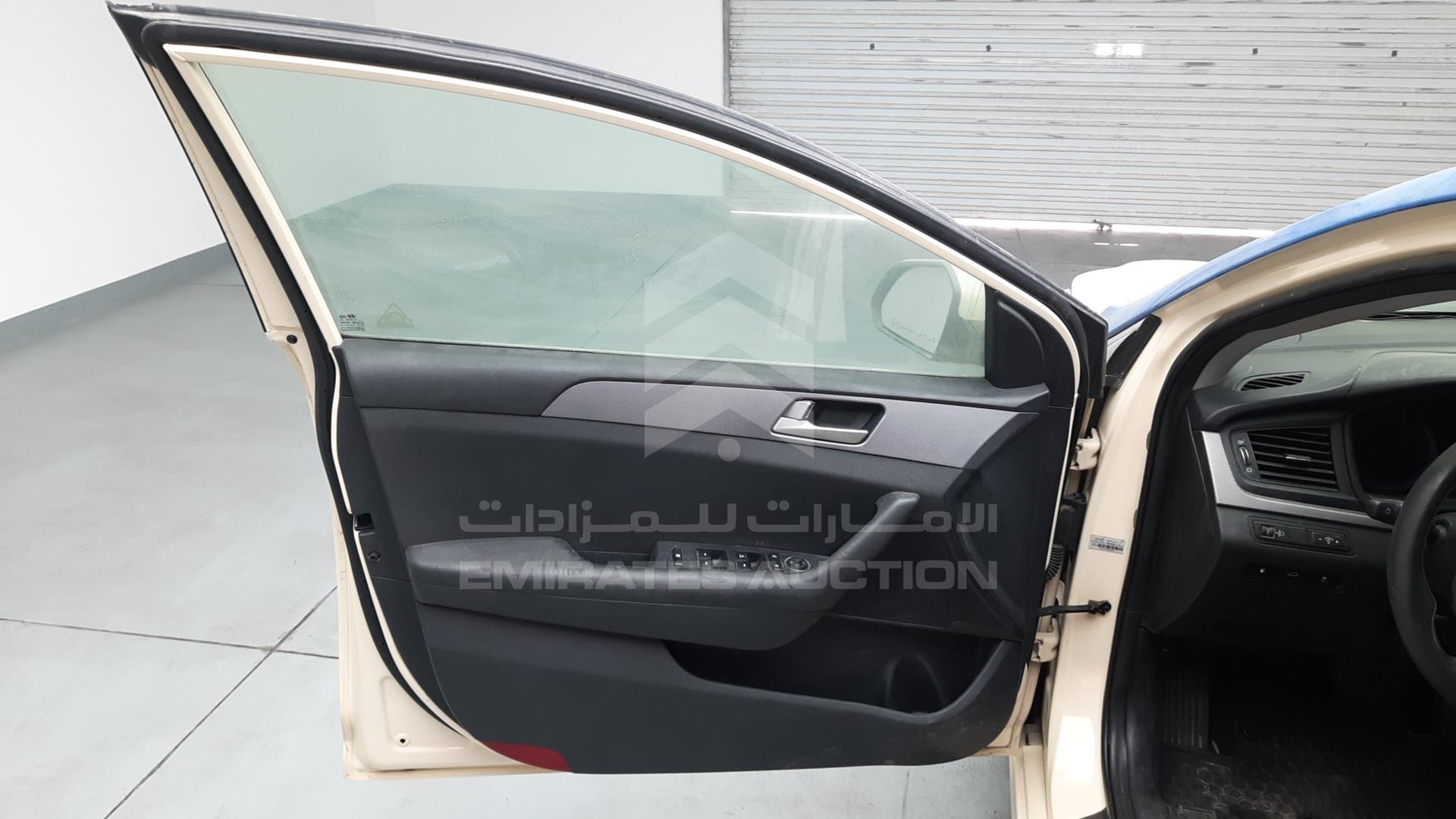 2019 HYUNDAI SONATA HYBRID VIN: KMHE24136KA093096