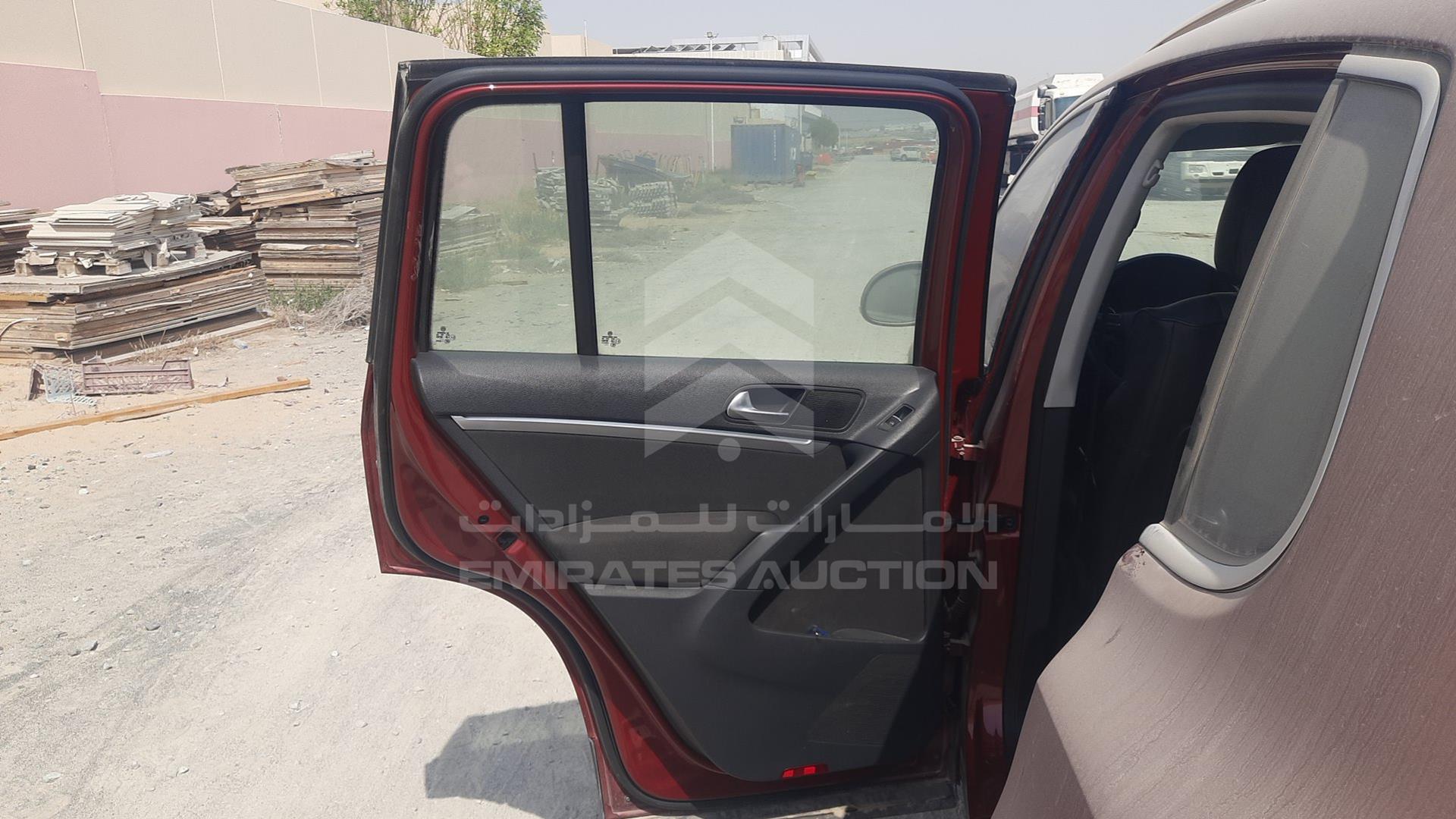 2012 VOLKSWAGEN TIGUAN VIN: WVGCE15NXCW045677