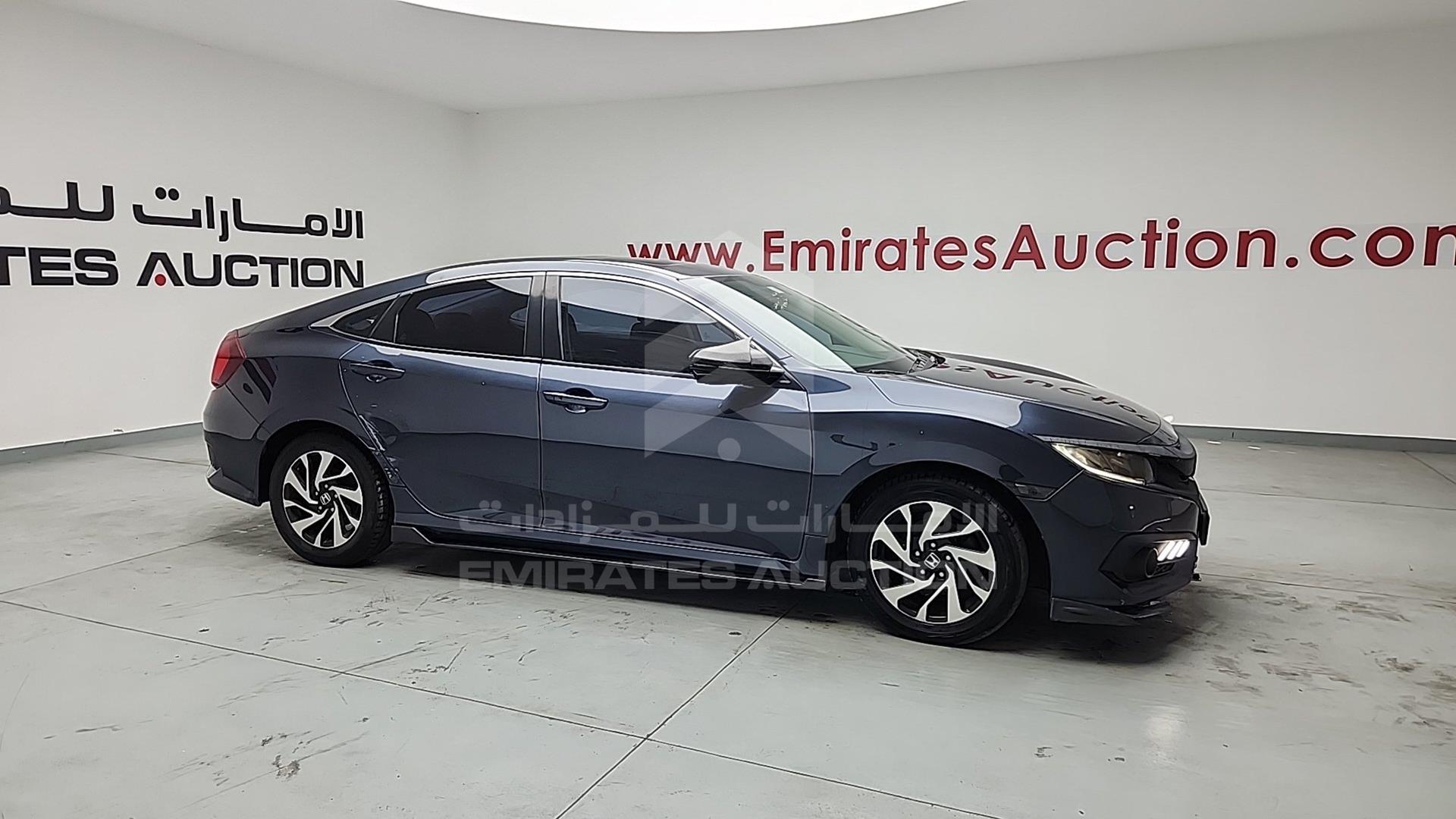 2018 HONDA CIVIC VIN: 19XFC2678JE450196