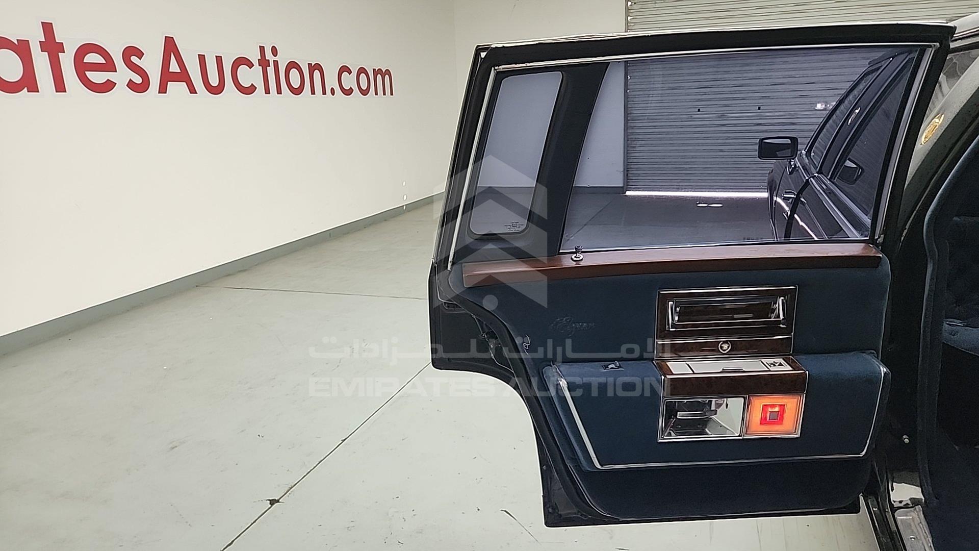 1992 CADILLAC BROUGHAM VIN: 1G6DW5473NR704705