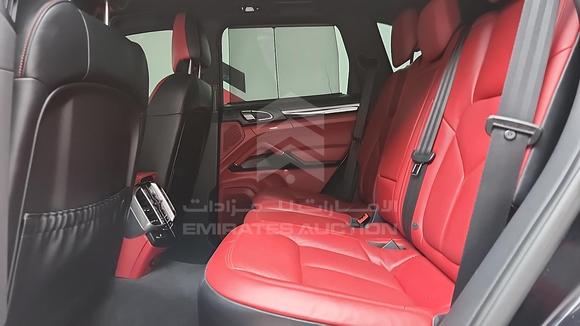2016 PORSCHE CAYENNE VIN: WP1ZZZ92ZGLA05582