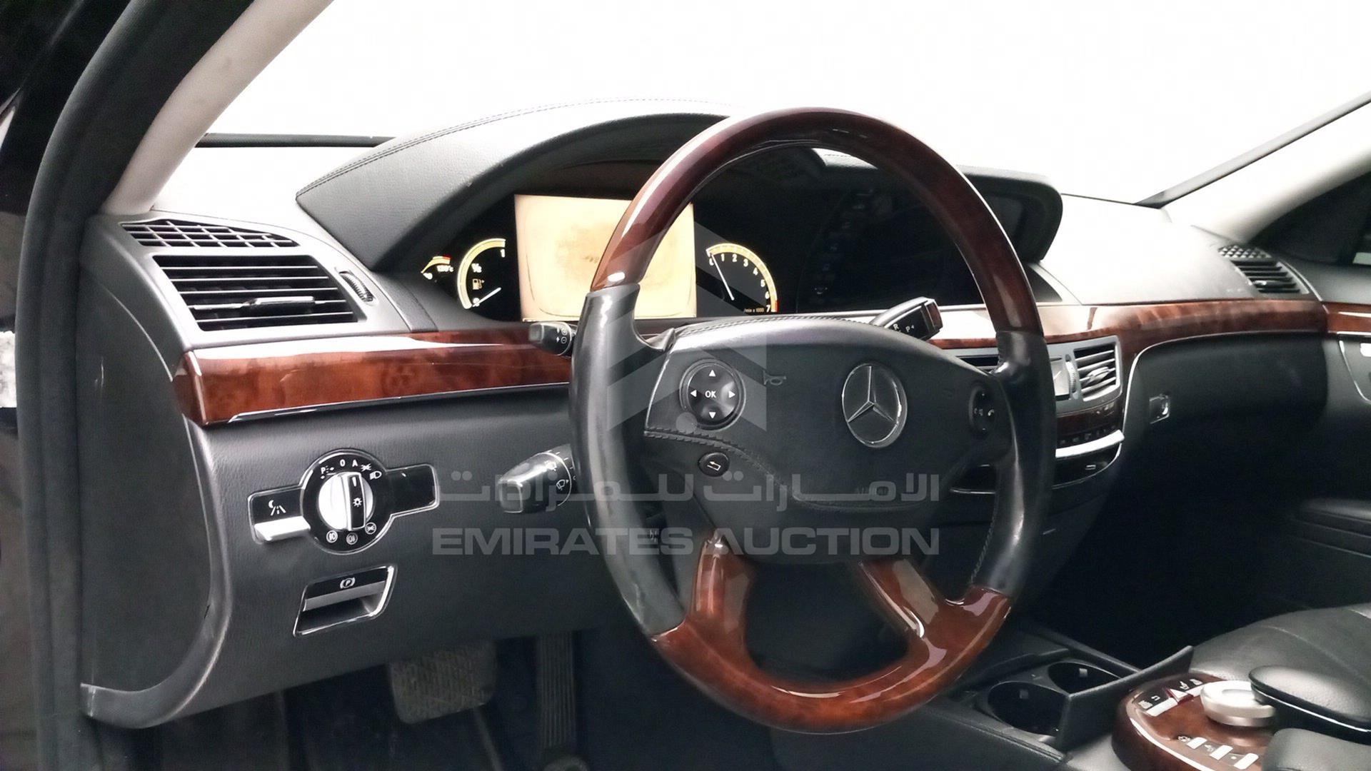 2009 MERCEDES S 500 VIN: WDDNG71X99A243700