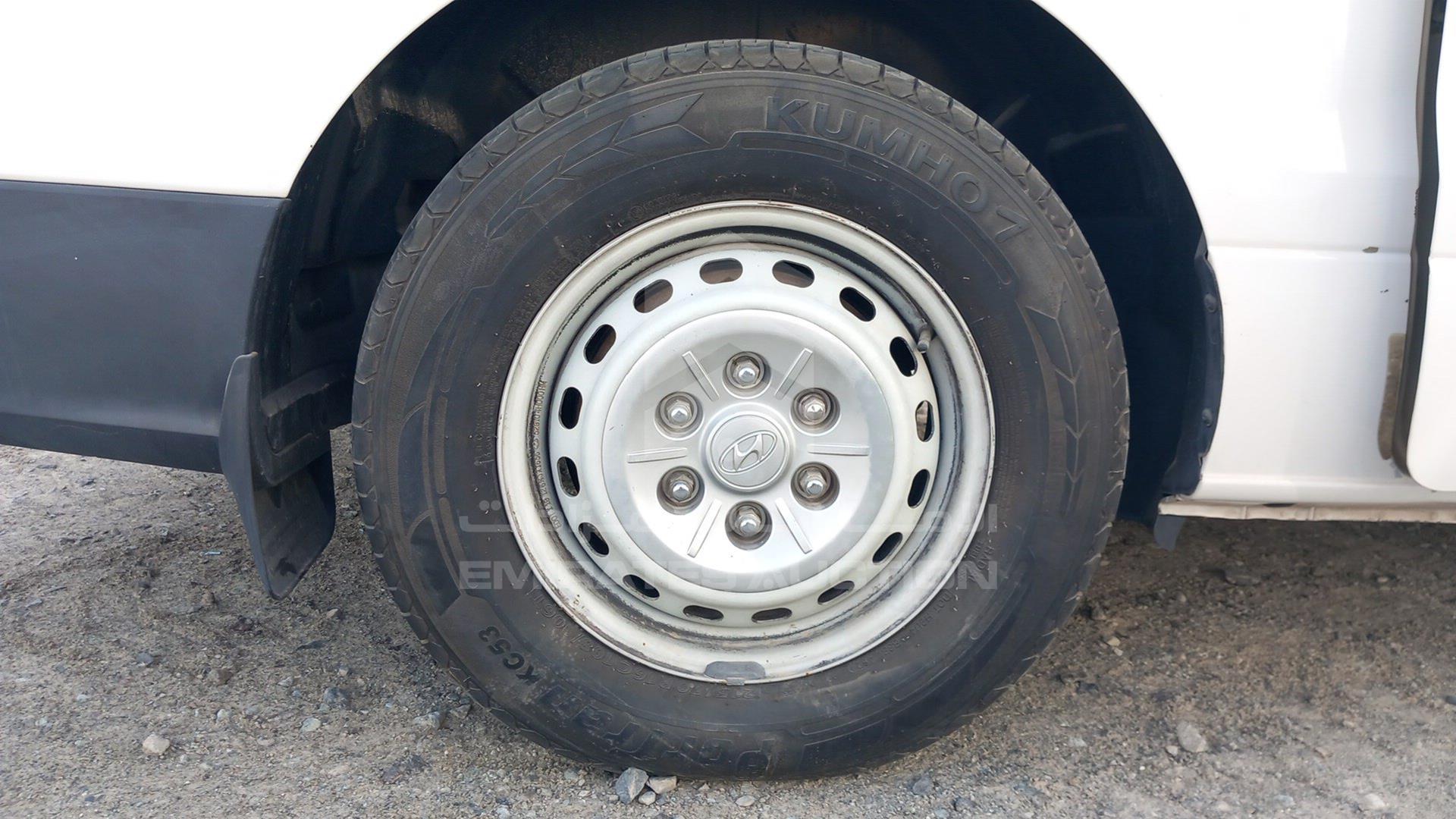 2012 HYUNDAI H1 VIN: KMJWA37R0CU455693