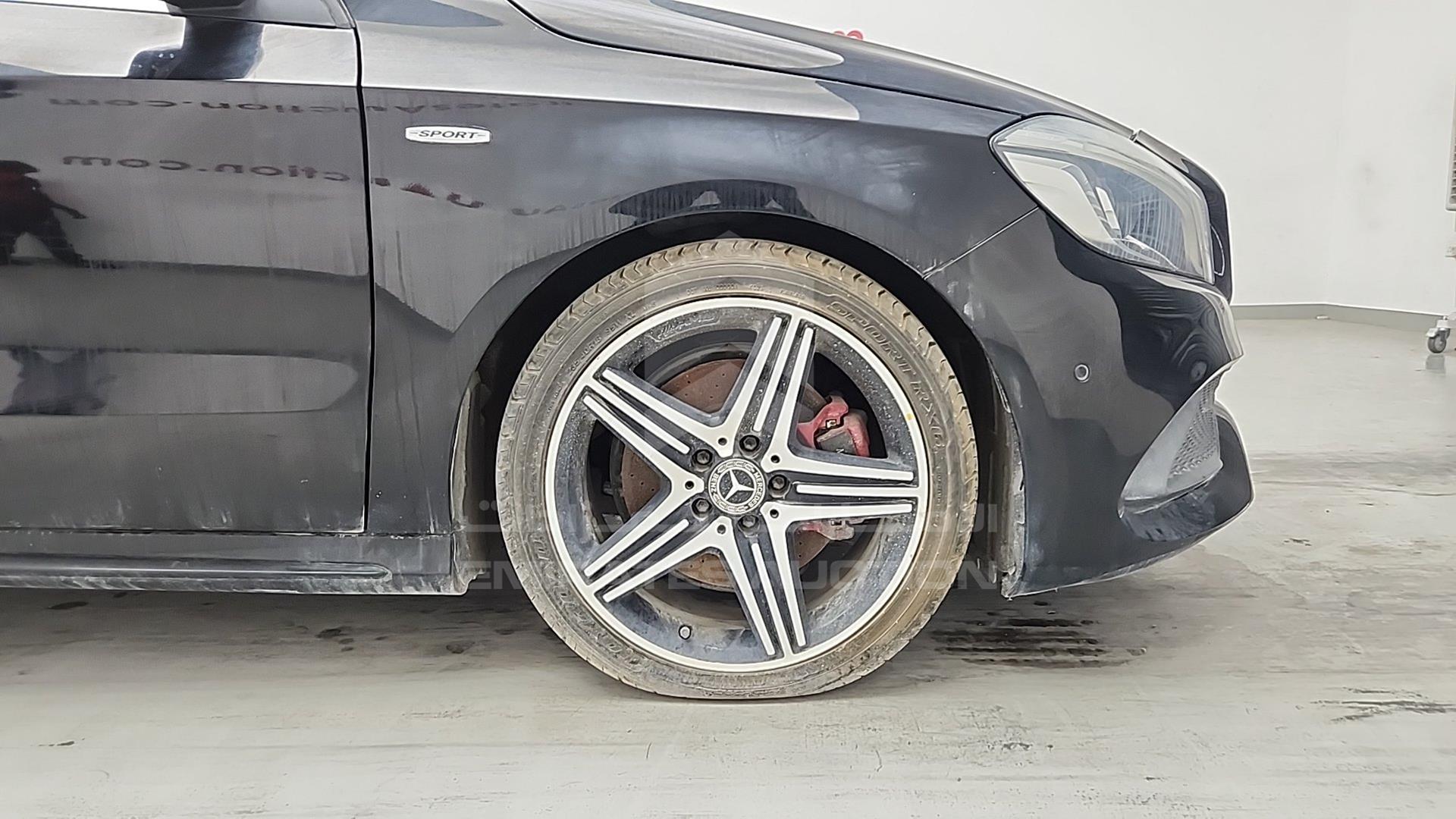 2018 MERCEDES A 250 VIN: WDDBF4EB4JJ734182