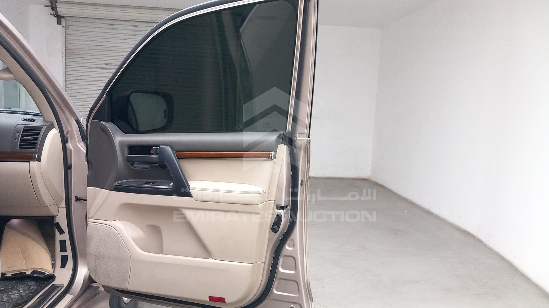 2018 TOYOTA LAND CRUISER VIN: JTMHX01J0J4160430