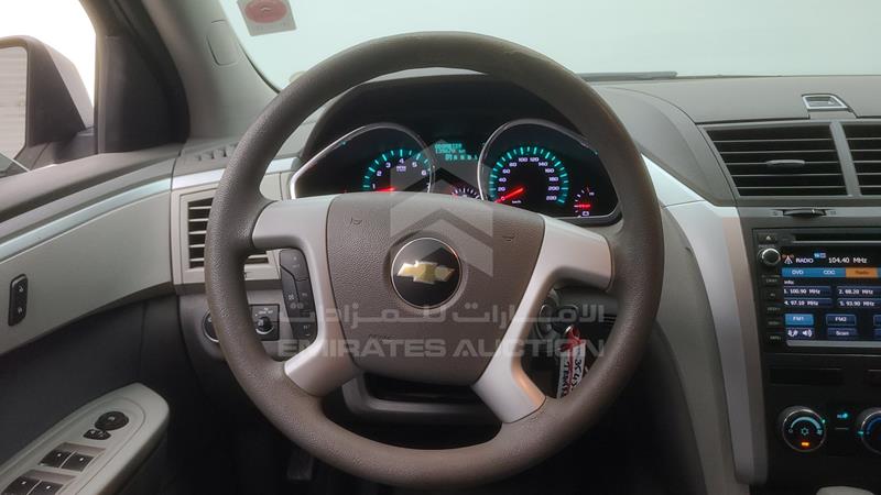 1GNKR8ED9CJ235432 Auction: EmiratesAuction Lot: 413741 1GNKR8ED9CJ235432 Chevrolet Traverse 2012 WHITE Photo 18