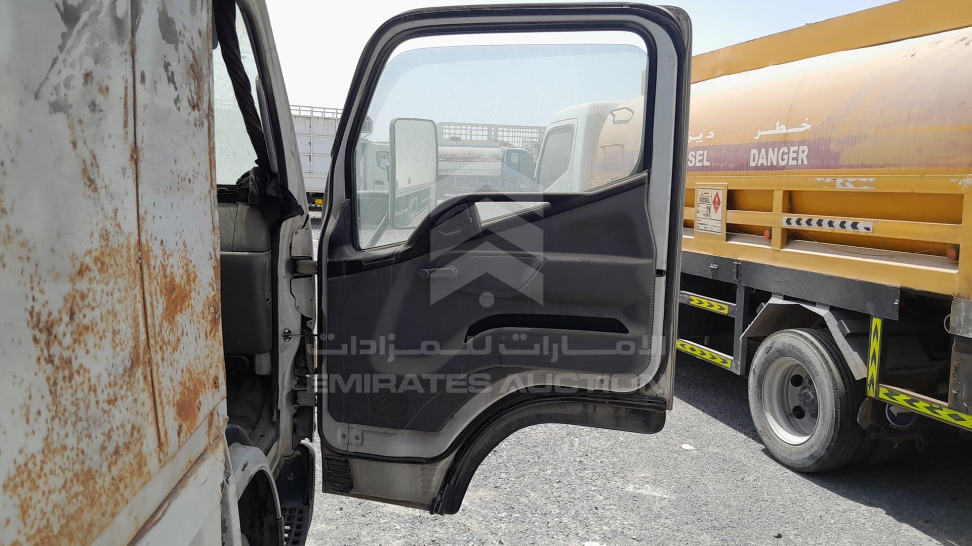 2017 MITSUBISHI CANTER VIN: JL6B6G6P4HK003320