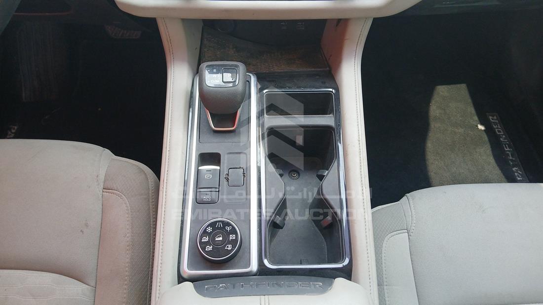 2024 Nissan Pathfinder — Gear View — Photo 17
