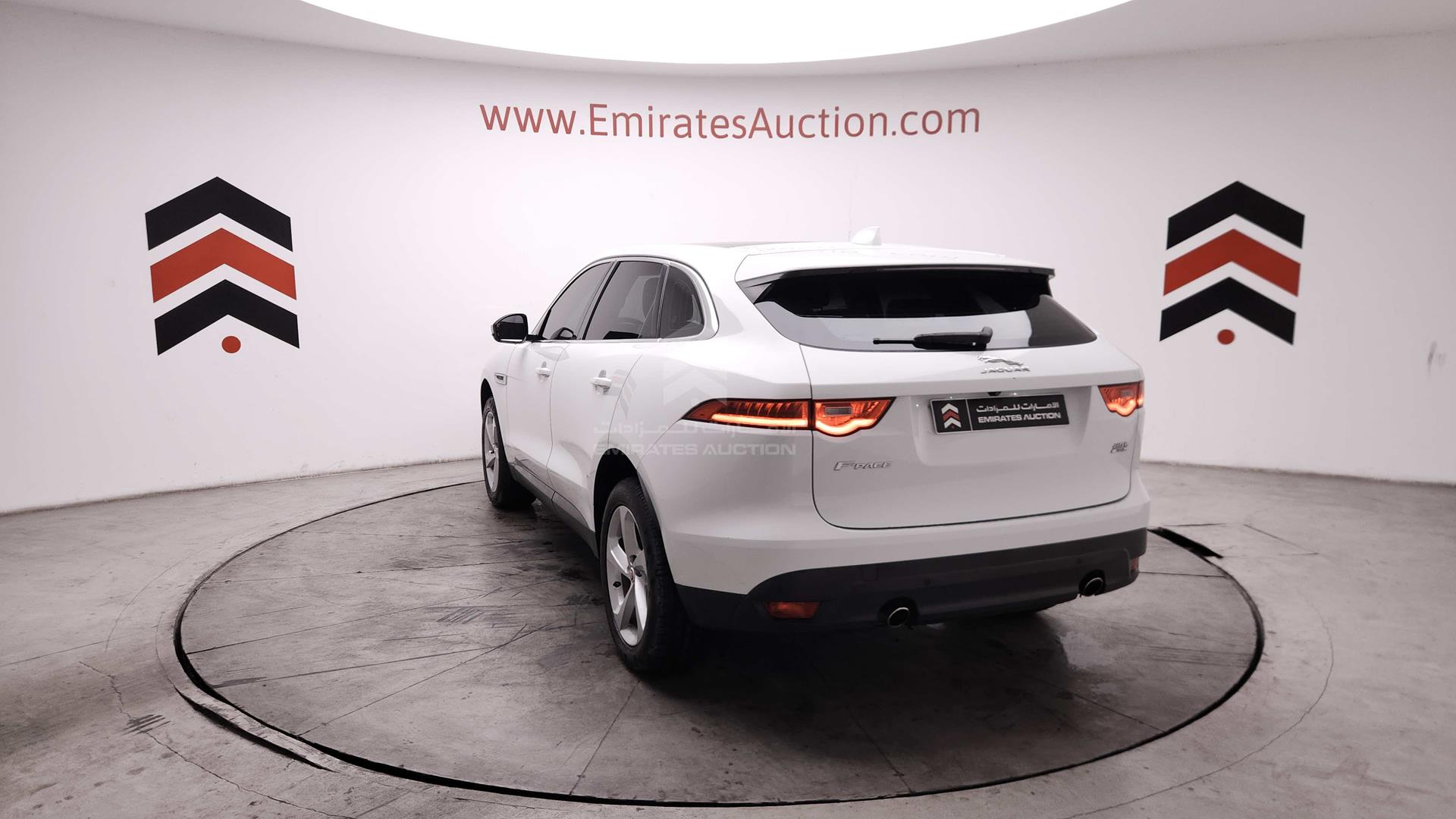 2018 JAGUAR F-PACE VIN: SADCA2BX6JA277882