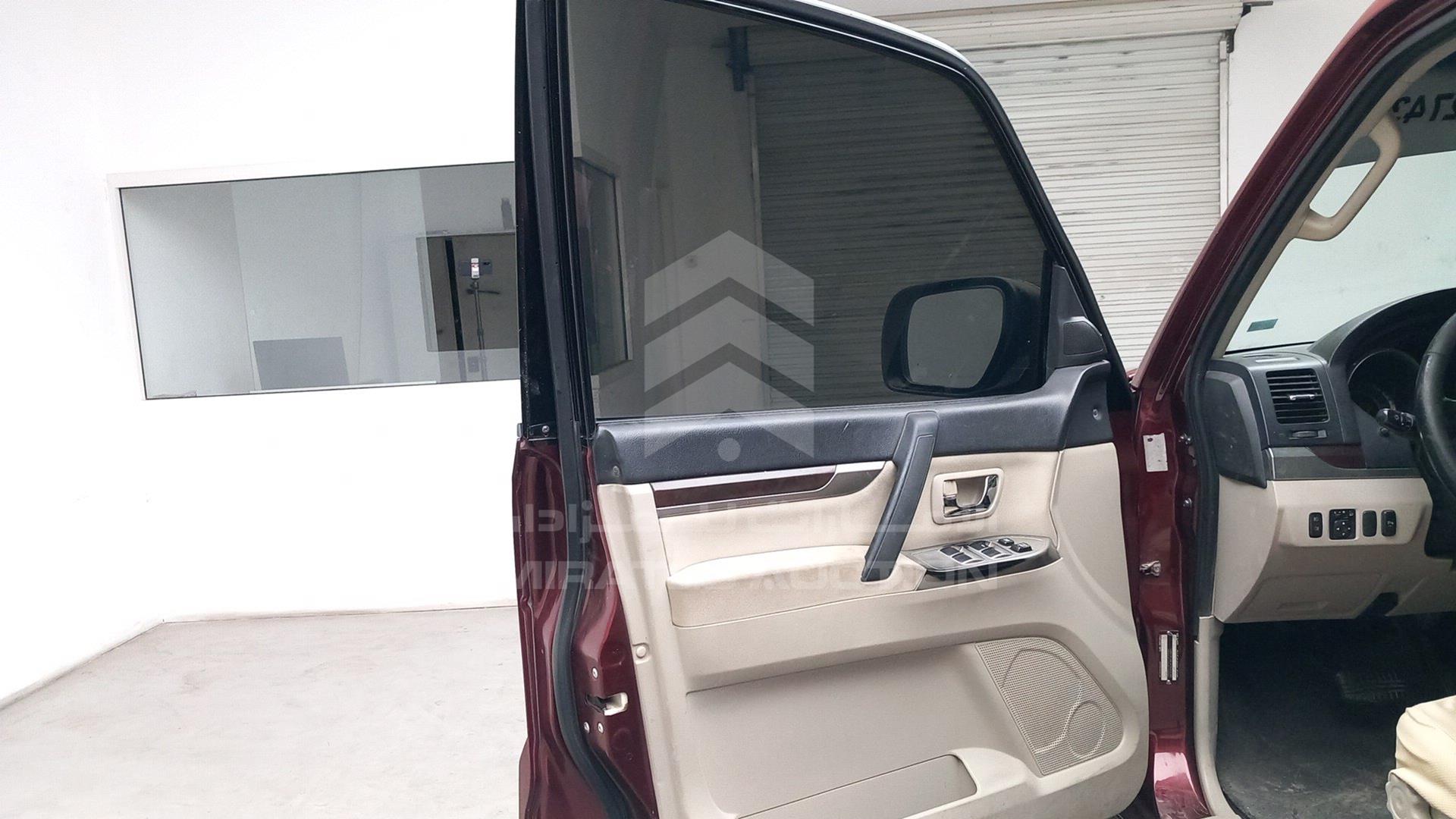 2016 MITSUBISHI PAJERO VIN: JMYLYV95WGJ706933