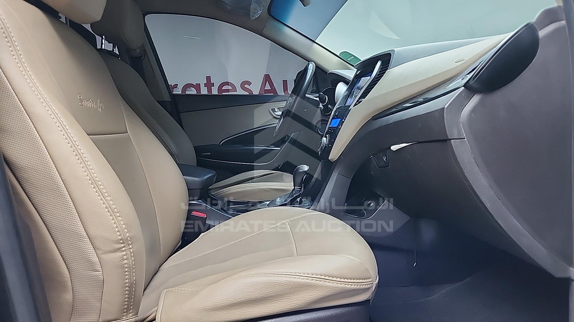 2014 HYUNDAI SANTA FE VIN: KMHSN81E5EU030447
