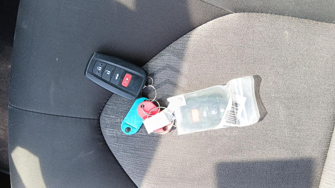 2024 Toyota Camry — Keys — Photo 4